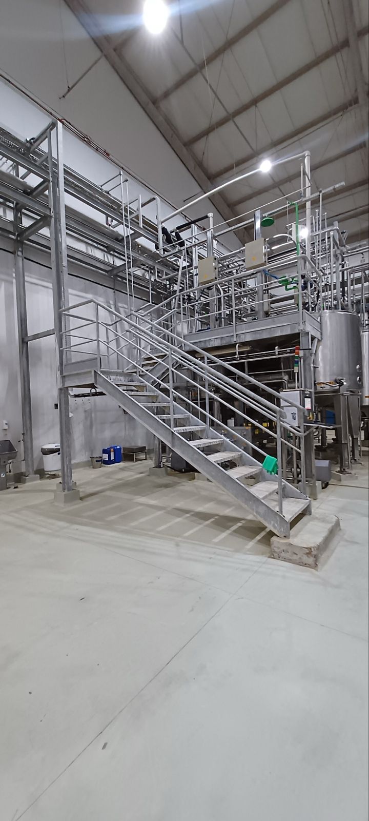 Fabricação e Montagem de Plataformas e Estruturas Metálicas Industriais